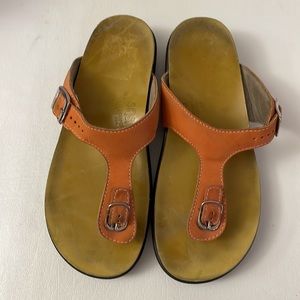 SAS Sanibel Caramel Tongue Sandals Size 8M
